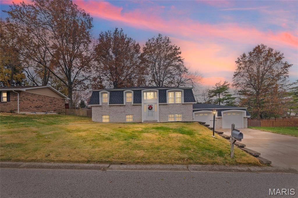 232 Sherwood Drive, Glen Carbon, IL 62034