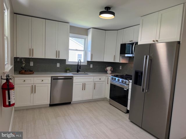 25 THERESA LN, Williamstown, NJ 08094