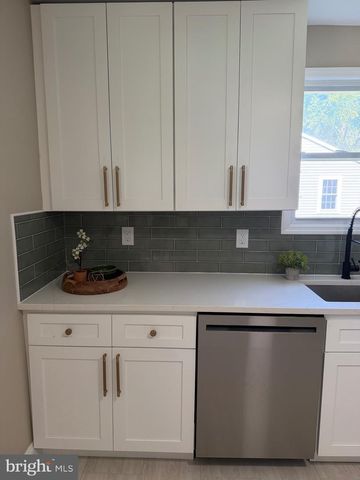 25 THERESA LN, Williamstown, NJ 08094