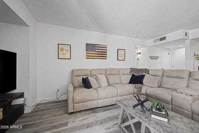 200 E SOUTHERN Avenue 223, Tempe, AZ 85282