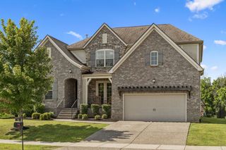 742 Burgess Dr, Goodlettsville, TN 37072