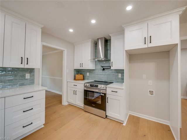 101 Middlewood LN, Yorktown, VA 23692