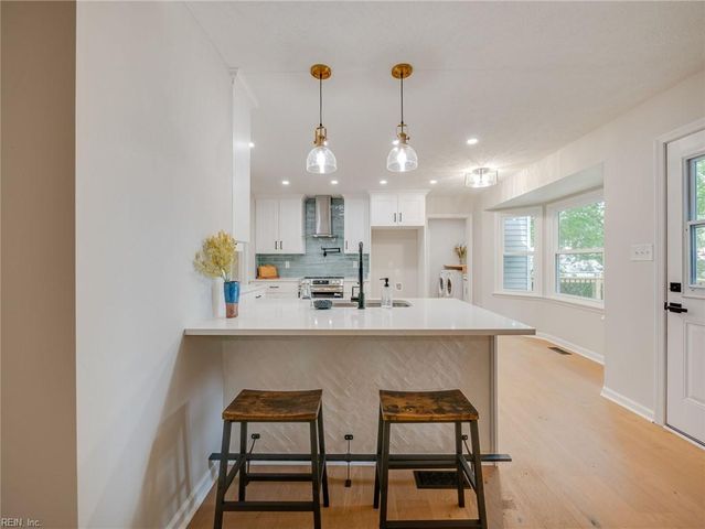 101 Middlewood LN, Yorktown, VA 23692
