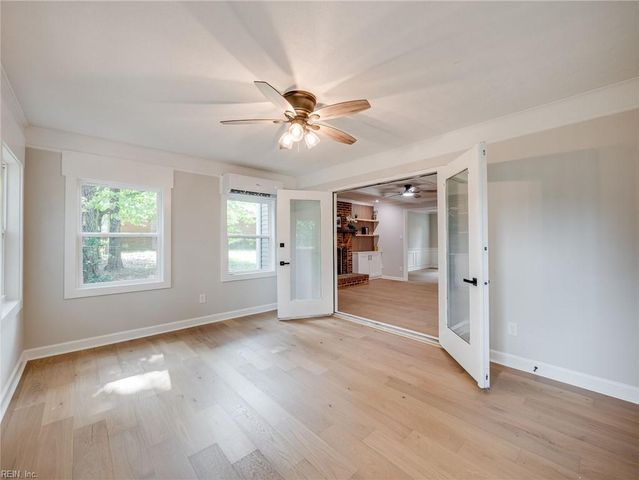 101 Middlewood LN, Yorktown, VA 23692