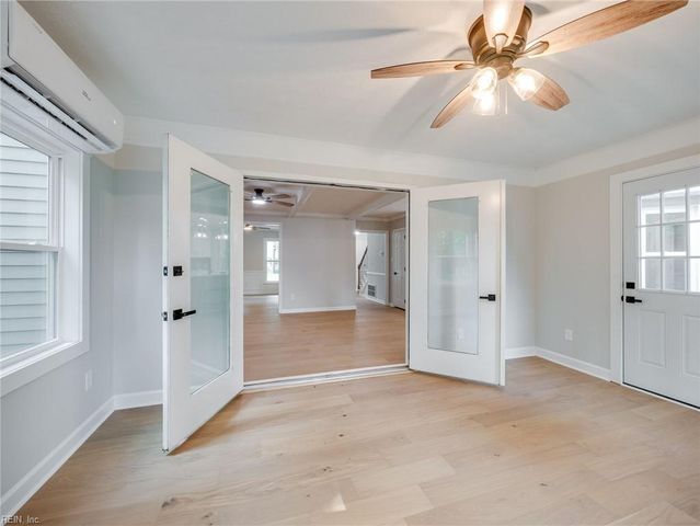 101 Middlewood LN, Yorktown, VA 23692