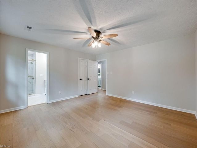 101 Middlewood LN, Yorktown, VA 23692