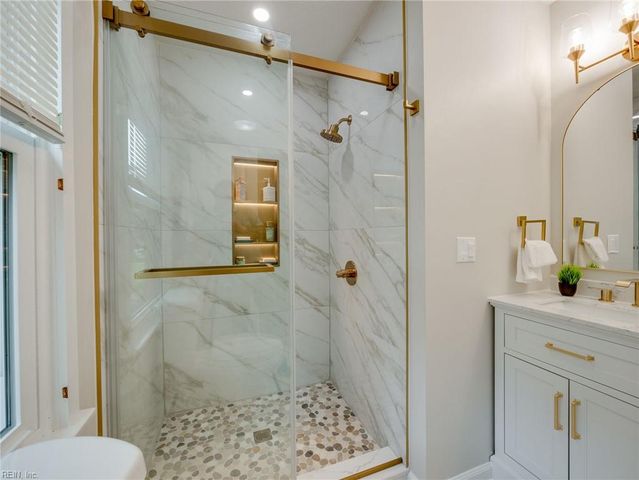 101 Middlewood LN, Yorktown, VA 23692