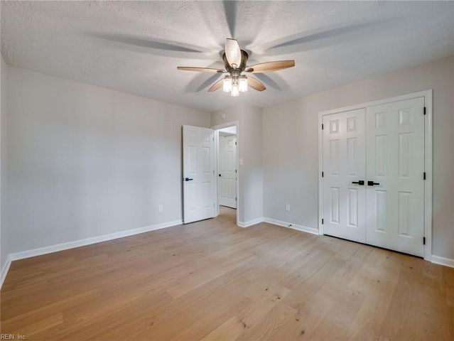 101 Middlewood LN, Yorktown, VA 23692