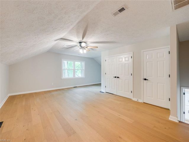 101 Middlewood LN, Yorktown, VA 23692