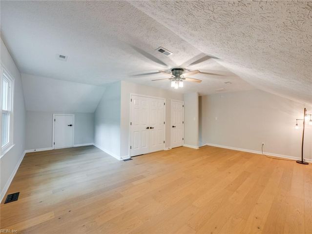 101 Middlewood LN, Yorktown, VA 23692