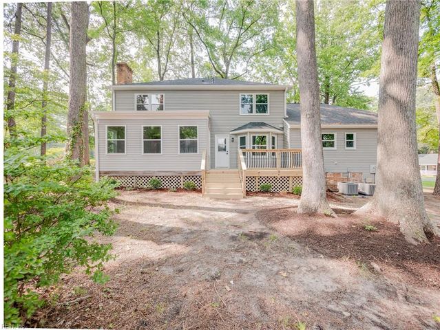 101 Middlewood LN, Yorktown, VA 23692