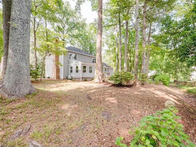 101 Middlewood LN, Yorktown, VA 23692
