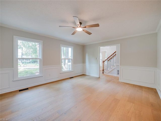 101 Middlewood LN, Yorktown, VA 23692