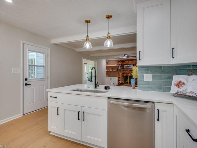101 Middlewood LN, Yorktown, VA 23692