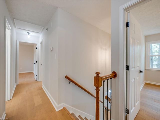 101 Middlewood LN, Yorktown, VA 23692