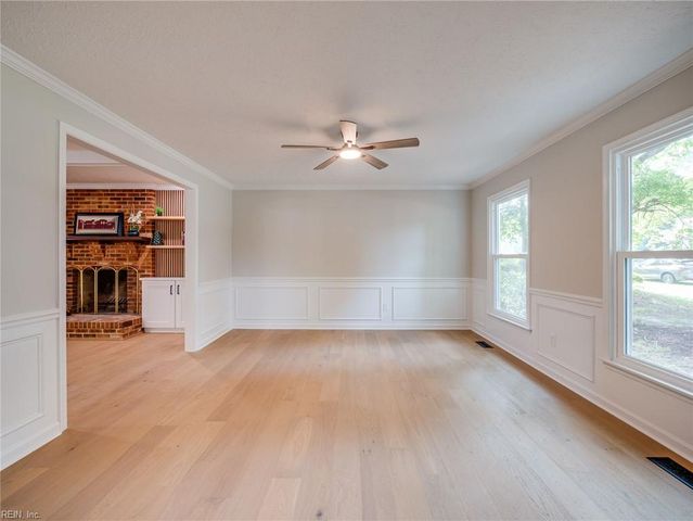 101 Middlewood LN, Yorktown, VA 23692