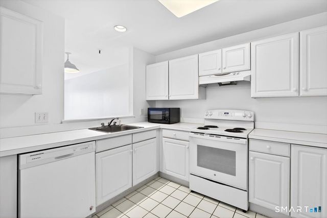 75 Washington Avenue 6-406, Hamden, CT 06518