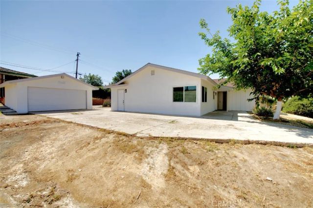 2425 Castle Drive, Bakersfield, CA 93306