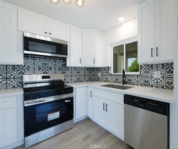 2425 Castle Drive, Bakersfield, CA 93306