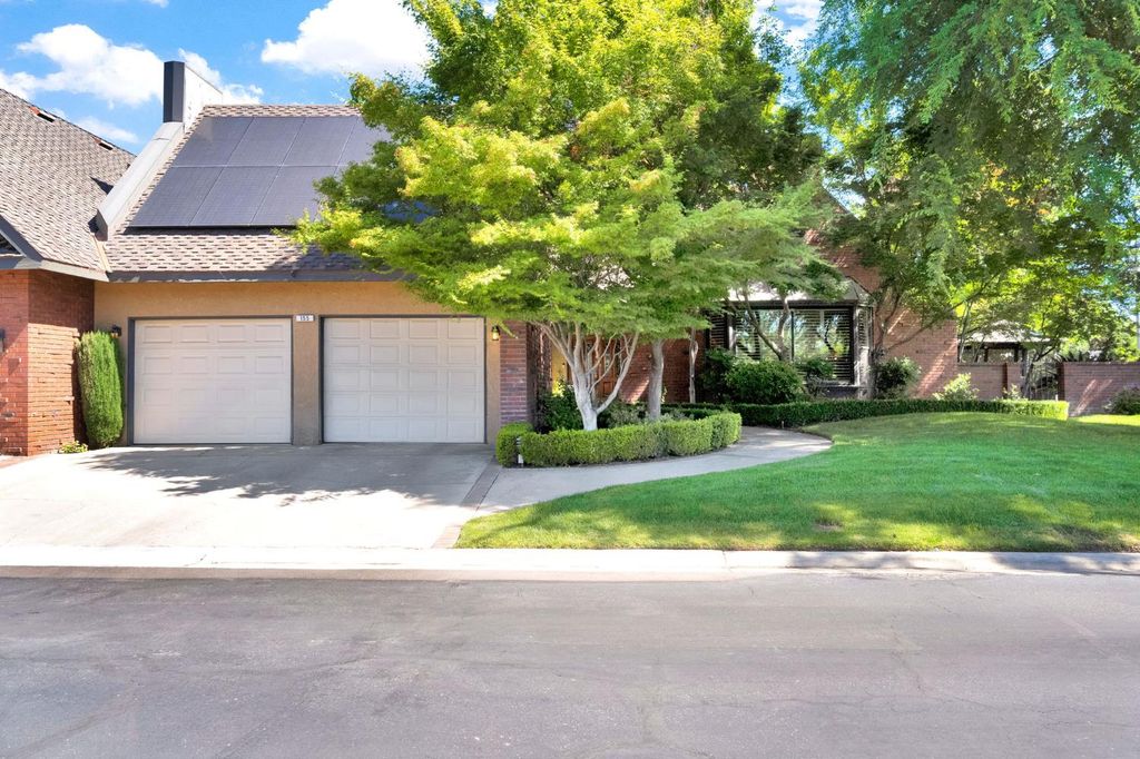 Image 1 of property listing at 2555 W Bluff Avenue # 155, Fresno, CA 93711