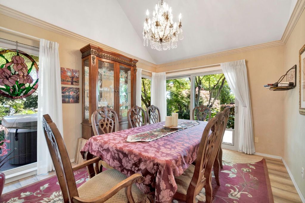 Image 23 of property listing at 2555 W Bluff Avenue # 155, Fresno, CA 93711