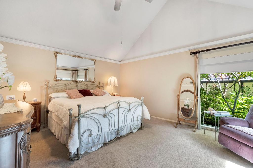 Image 33 of property listing at 2555 W Bluff Avenue # 155, Fresno, CA 93711