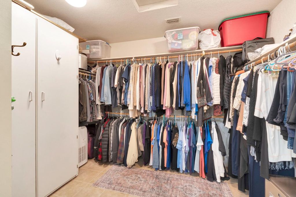 Image 37 of property listing at 2555 W Bluff Avenue # 155, Fresno, CA 93711