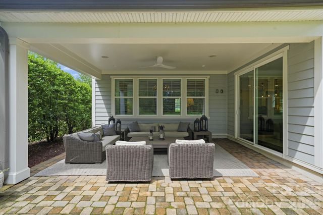 8912 Blakeney Drive, Charlotte, NC 28277