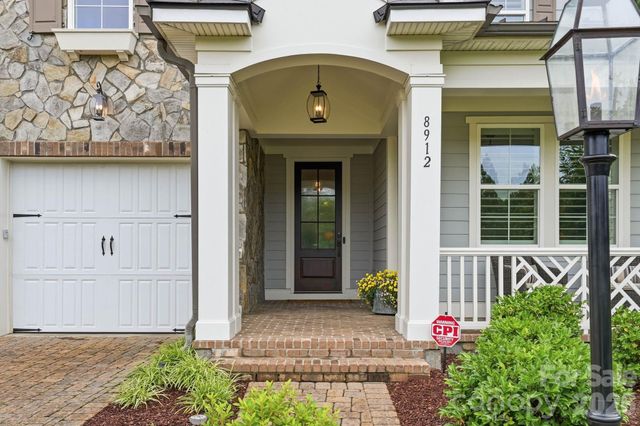 8912 Blakeney Drive, Charlotte, NC 28277