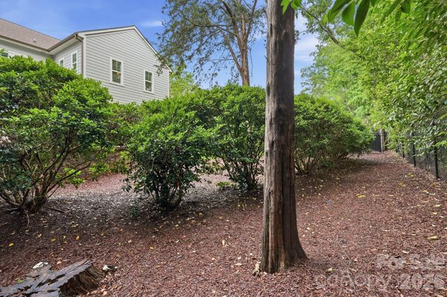 8912 Blakeney Drive, Charlotte, NC 28277