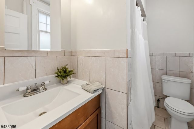 73 Curie Ave, Clifton City, NJ 07011