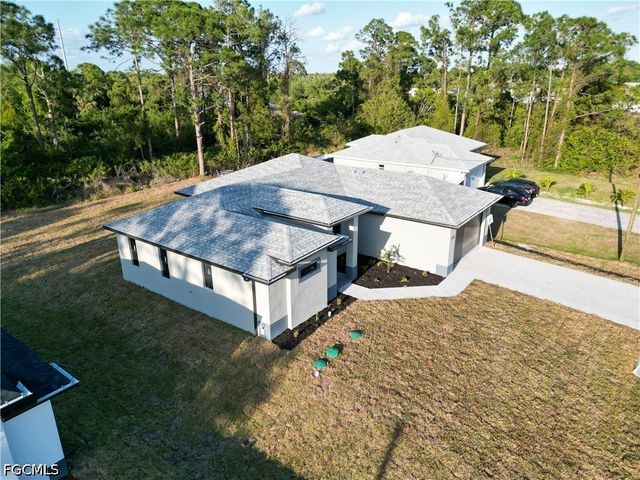 2714 2ND ST SW, Lehigh Acres, FL 33976