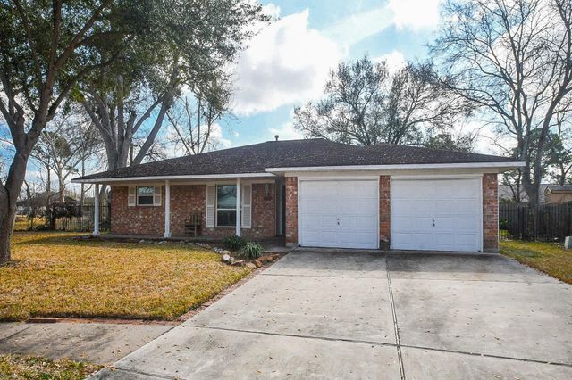 13607 Elm Court, Sugar Land, TX 77498