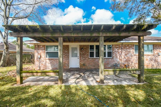 13607 Elm Court, Sugar Land, TX 77498