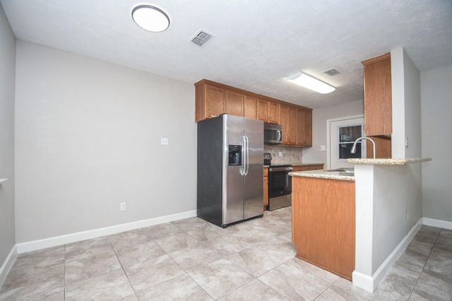 13607 Elm Court, Sugar Land, TX 77498