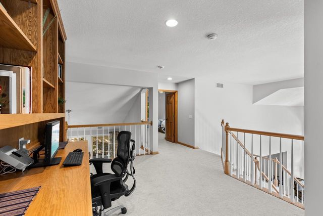 6310 Stag Horn Lane, Chanhassen, MN 55317