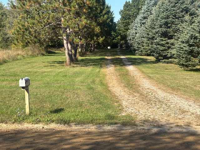 1170 Somers Road, Lyons, MI 48851