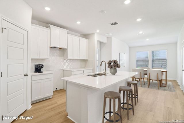 10274 King Robert, San Antonio, TX 78239