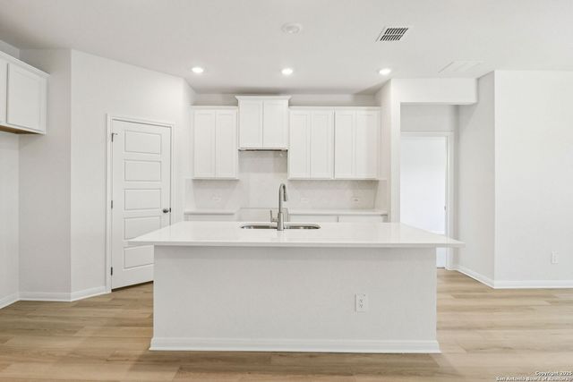 10274 King Robert, San Antonio, TX 78239