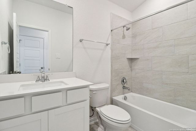 10274 King Robert, San Antonio, TX 78239