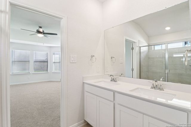 10274 King Robert, San Antonio, TX 78239