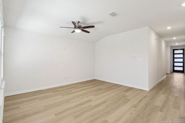 10274 King Robert, San Antonio, TX 78239