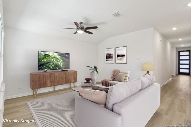 10274 King Robert, San Antonio, TX 78239