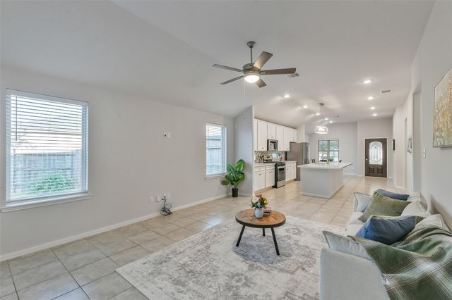 19450 Tobiano Park Drive, Tomball, TX 77377