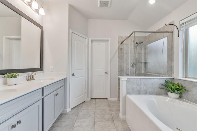 19450 Tobiano Park Drive, Tomball, TX 77377