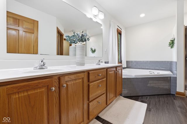 1520 Nantucket Drive, Cicero, IN 46034