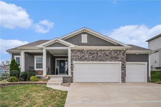 2108 NW Shamrock Avenue, Lee's Summit, MO 64081