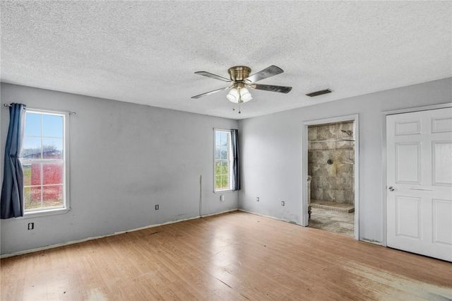 62 North Street, Cuero, TX 77989