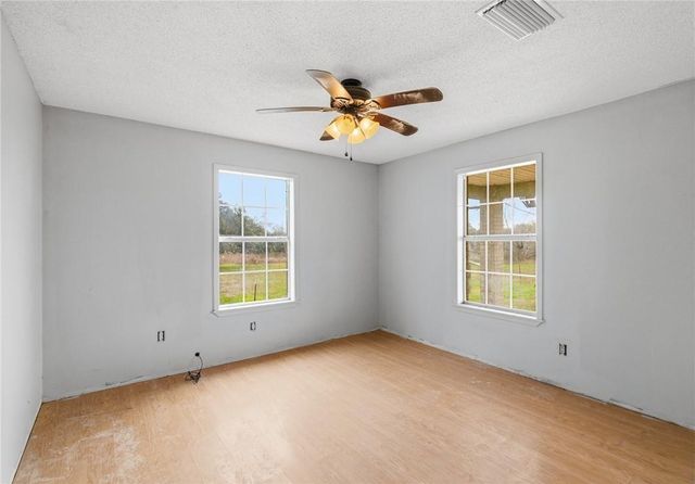 62 North Street, Cuero, TX 77989