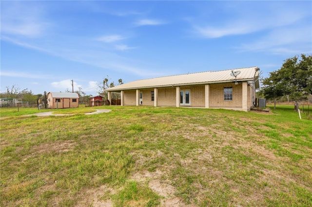 62 North Street, Cuero, TX 77989